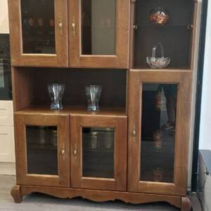 Дневен шкаф - Орех  Мостра